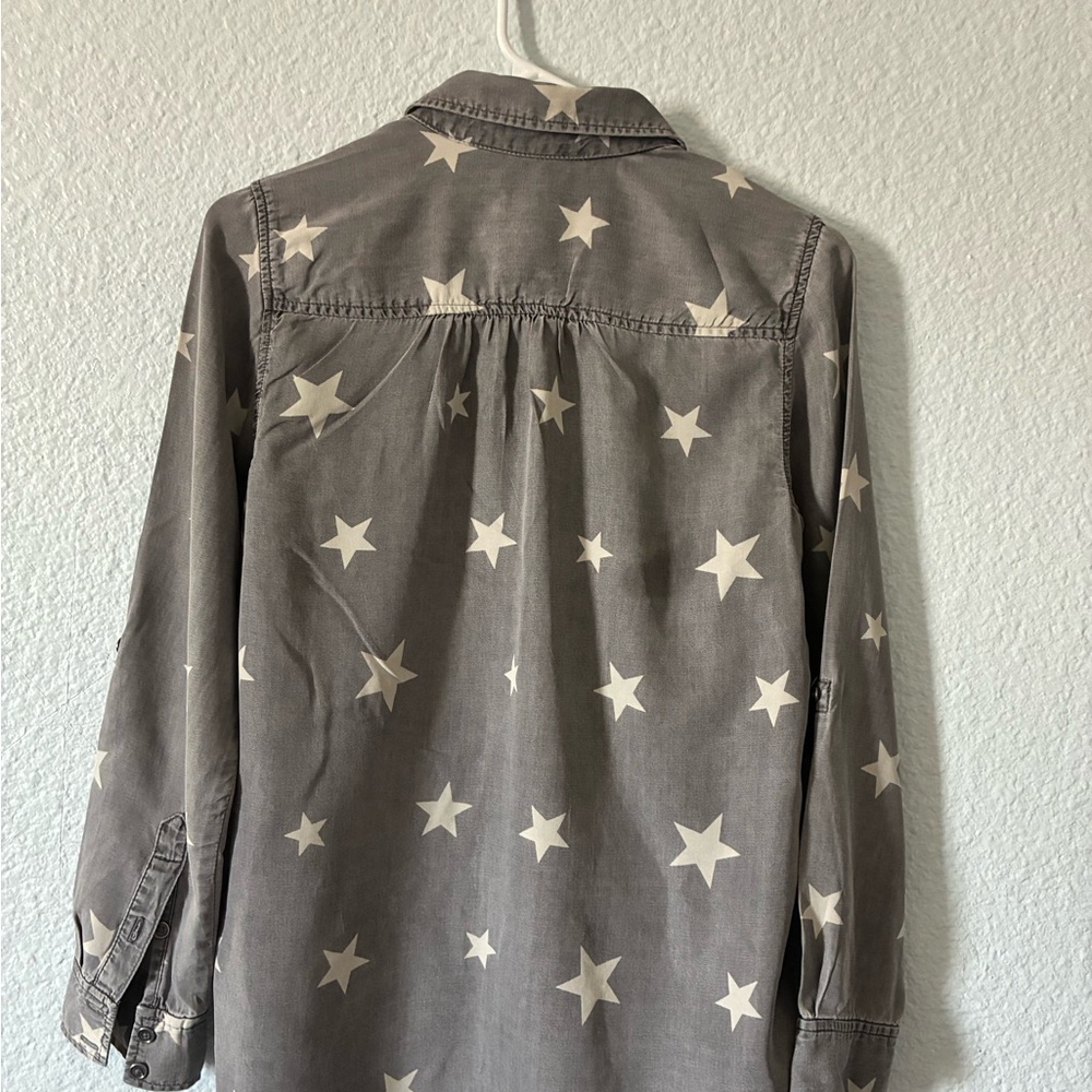 Gray Star Patterned Button-Up Shirt